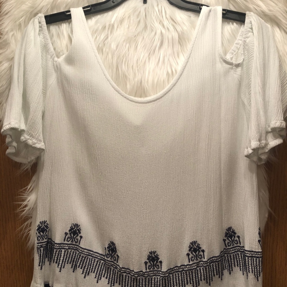 Dept 222 white cold shoulder top